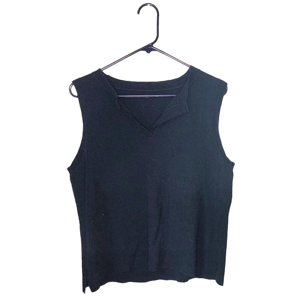 V-neck Black Sleeveless Knit Top with Collar Detail